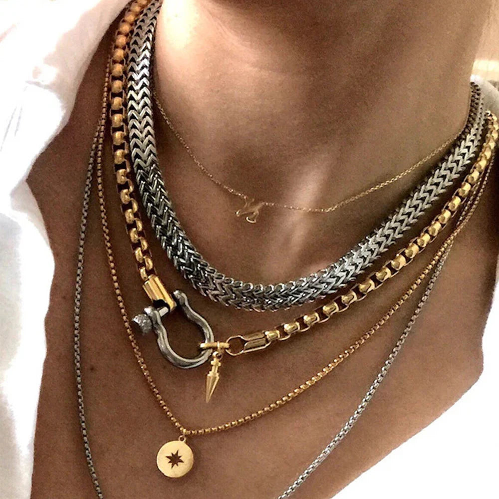 Colar square Khosh Brands