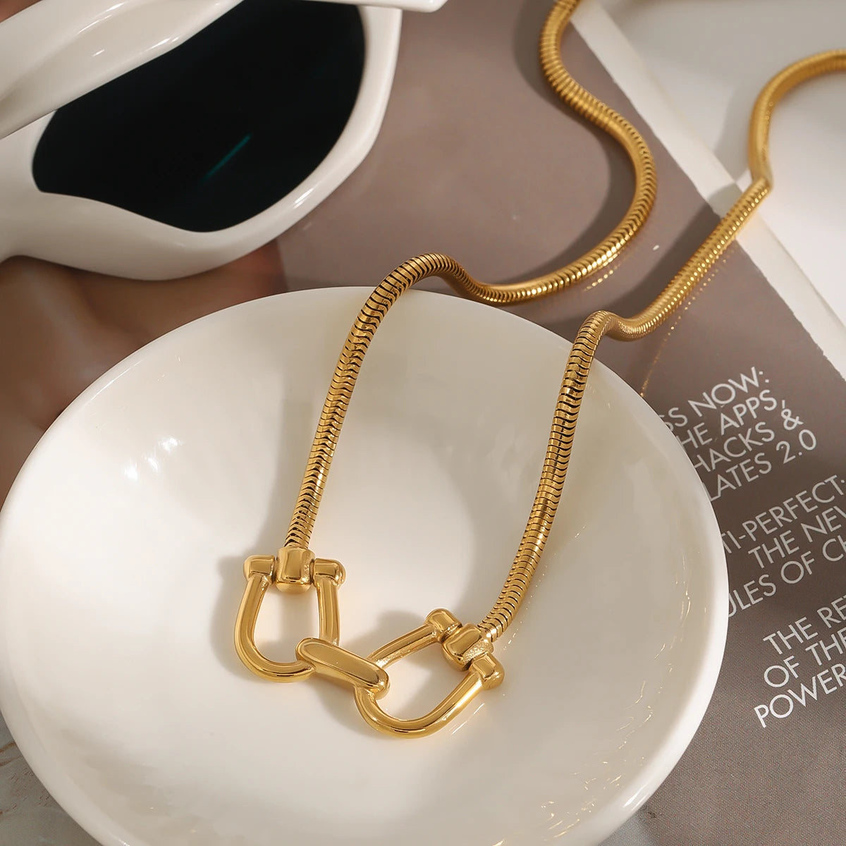 Colar Horseshoe Buckle Khosh Brands