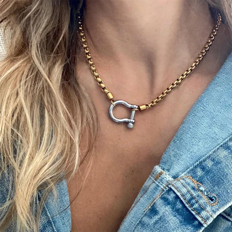 Colar Horseshoe Khosh Brands